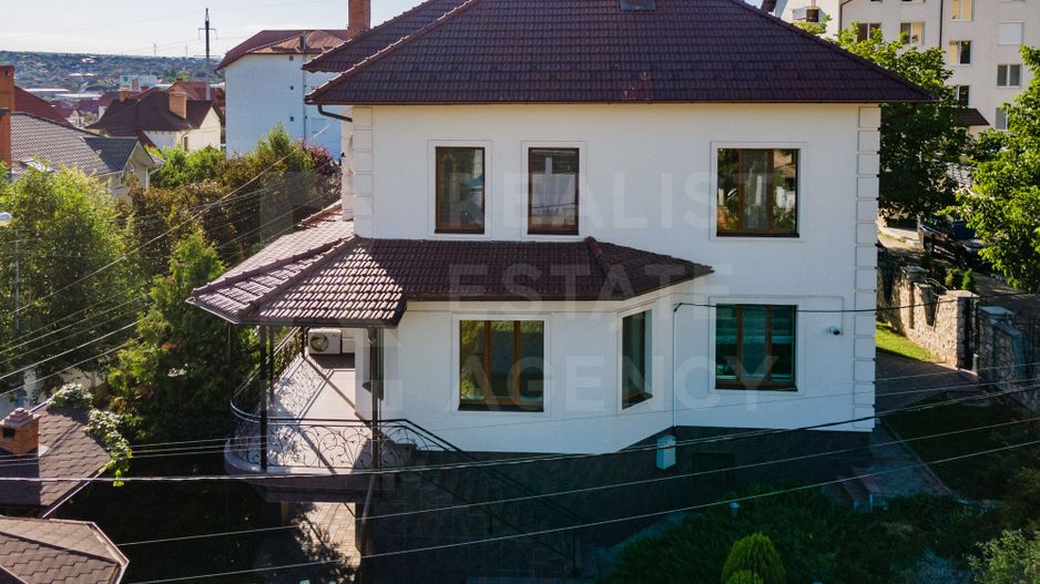Vânzare, casă, 5 camere, str. Basarabilor, Buiucani - Poză 1