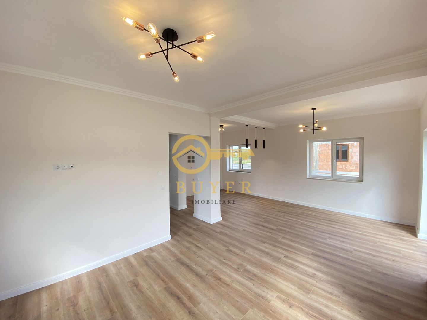 Casa intabulata, finisata LA CHEIE- Talmaciu, zona cu peisaj superb - Poză 6