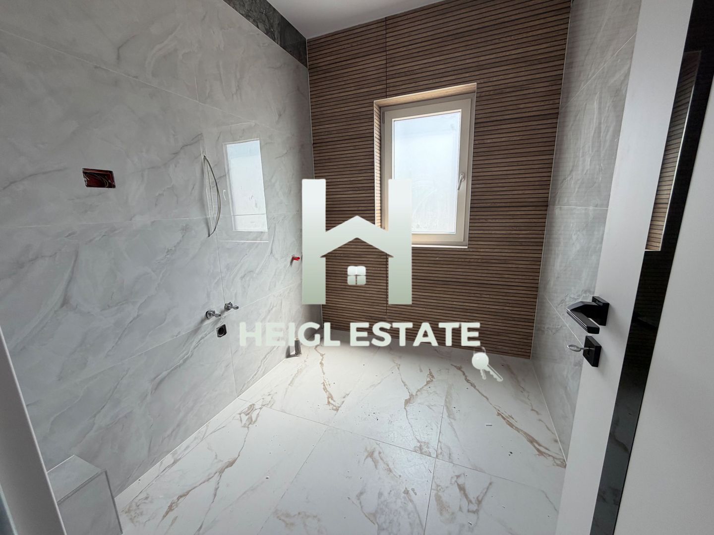 Apartament cu 3 camere si 2 bai in zona Braytim - Poză 8