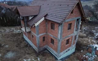 De vânzare casă la roșu Chirpăr - Poză 1