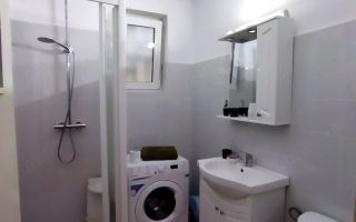 Apartament 2 camere | Zona Medicină-Tipografilor | Baie renovată | Balcon închis | Proprietar - Poză 2