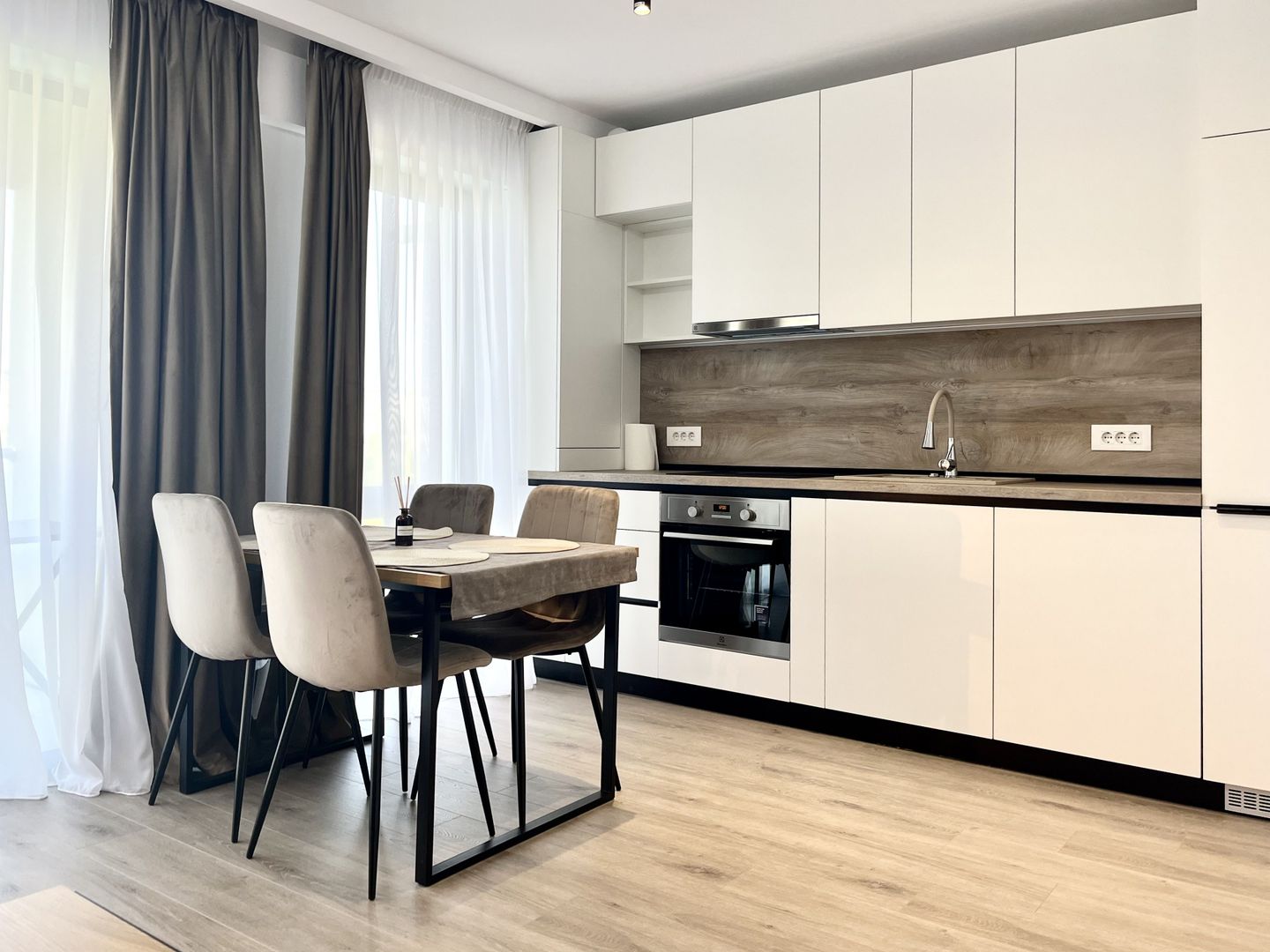 Apartament 3 camere, elegant, la prima închiriere, în zona Lipovei - Poză 7