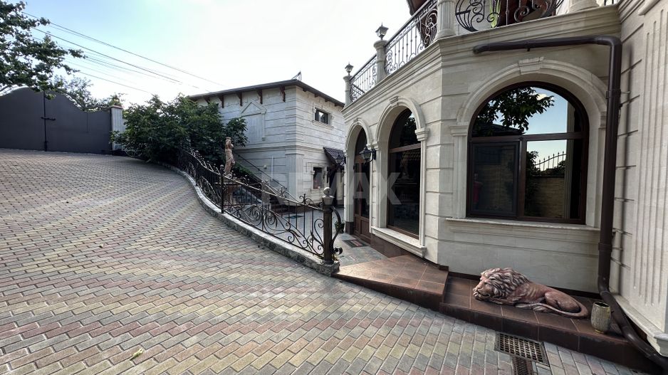 Casă în Buiucani, de vânzare, cu suprafața de 338m2. Pe teren de 14 ari. - Poză 4