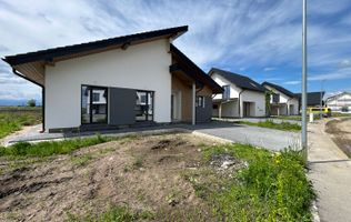 Casă pe un singur nivel INDEPENDENTĂ ENERGETIC - Cartier NOU