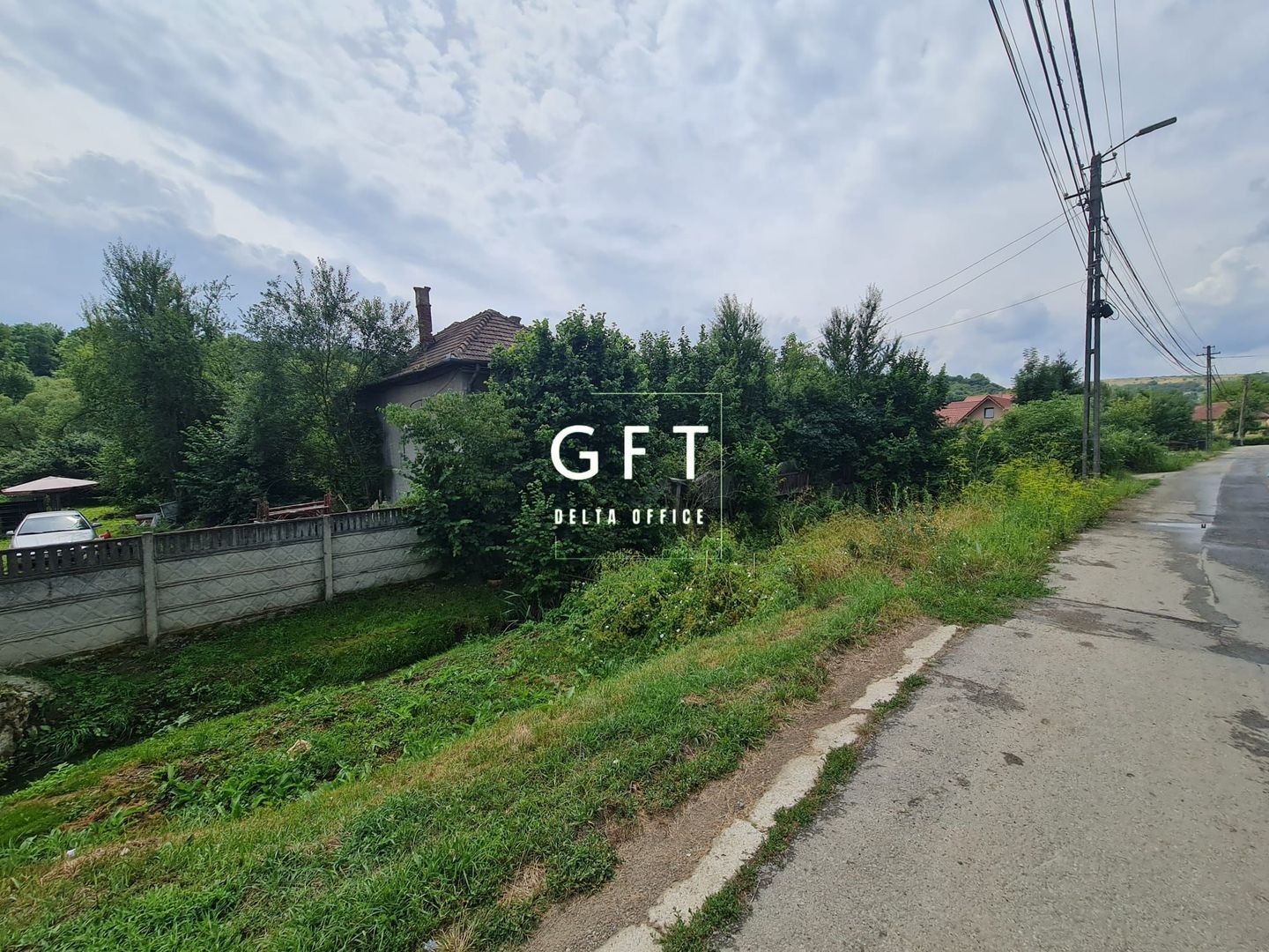 Teren intravilan cu doua constructii in Suceagu - Poză 1