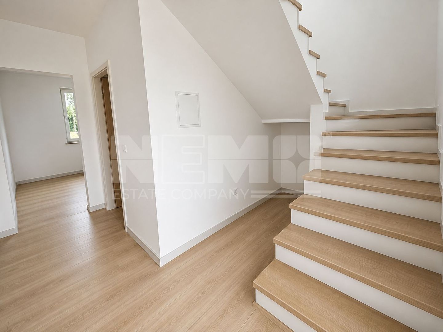 Casă nouă de vânzare | Horodnic de Jos | 200 Mp - Poză 3
