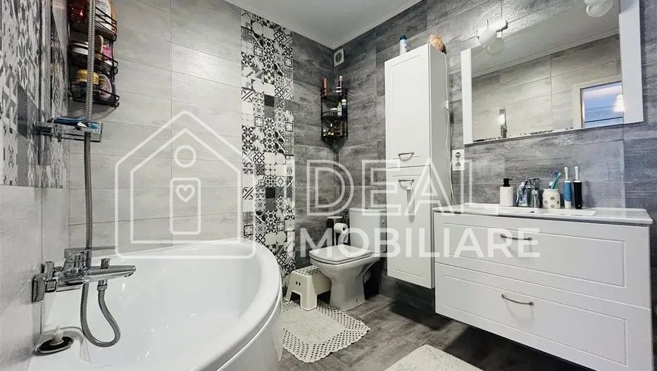 Triplex cu 5 camere complet mobilat si utilat, in SELIMBAR - Poză 2