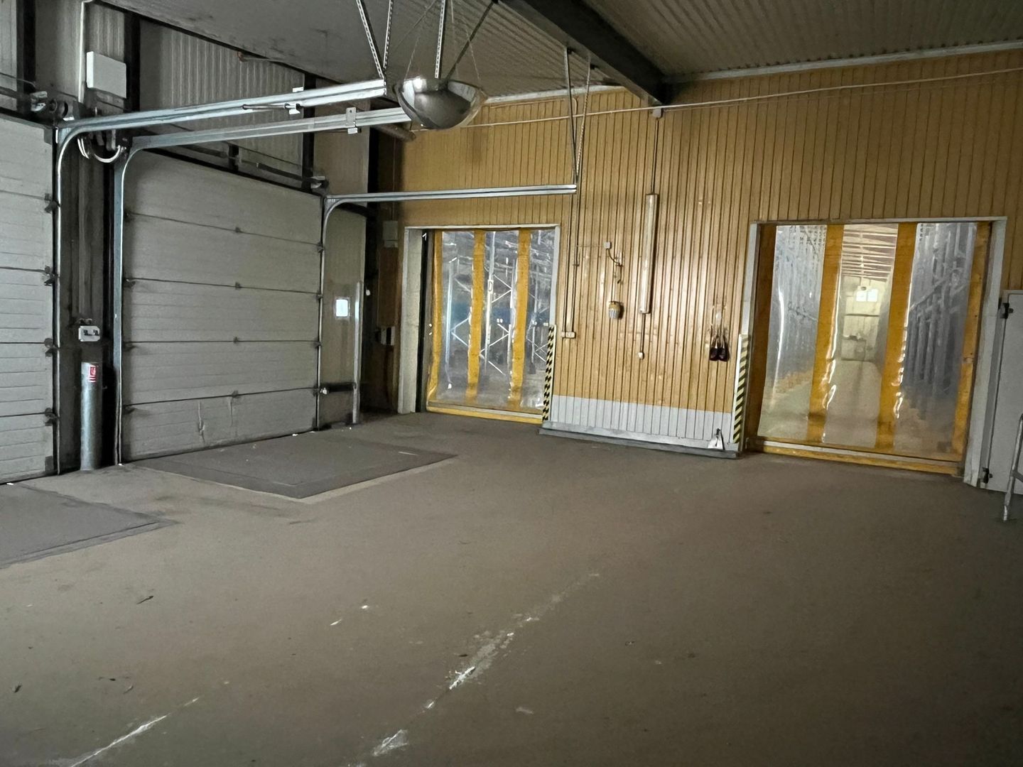 Hala 1750mp. zona industriala centura Sud - Poză 3