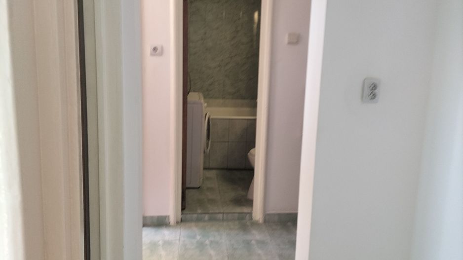 Apartament  Luminos 2 camere. Decomandat. Brancoveanu. - Poză 5