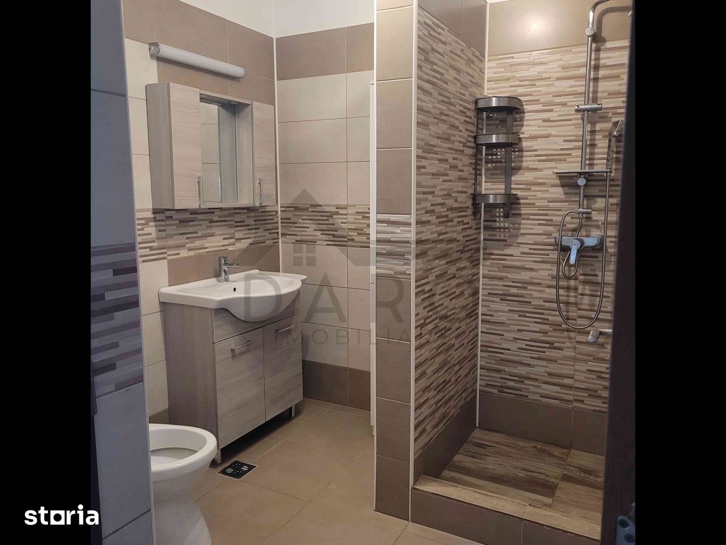 Casă Livezeni 815 mp teren, casa primitoare ,la doar 5 minute de oraș. - Poză 9