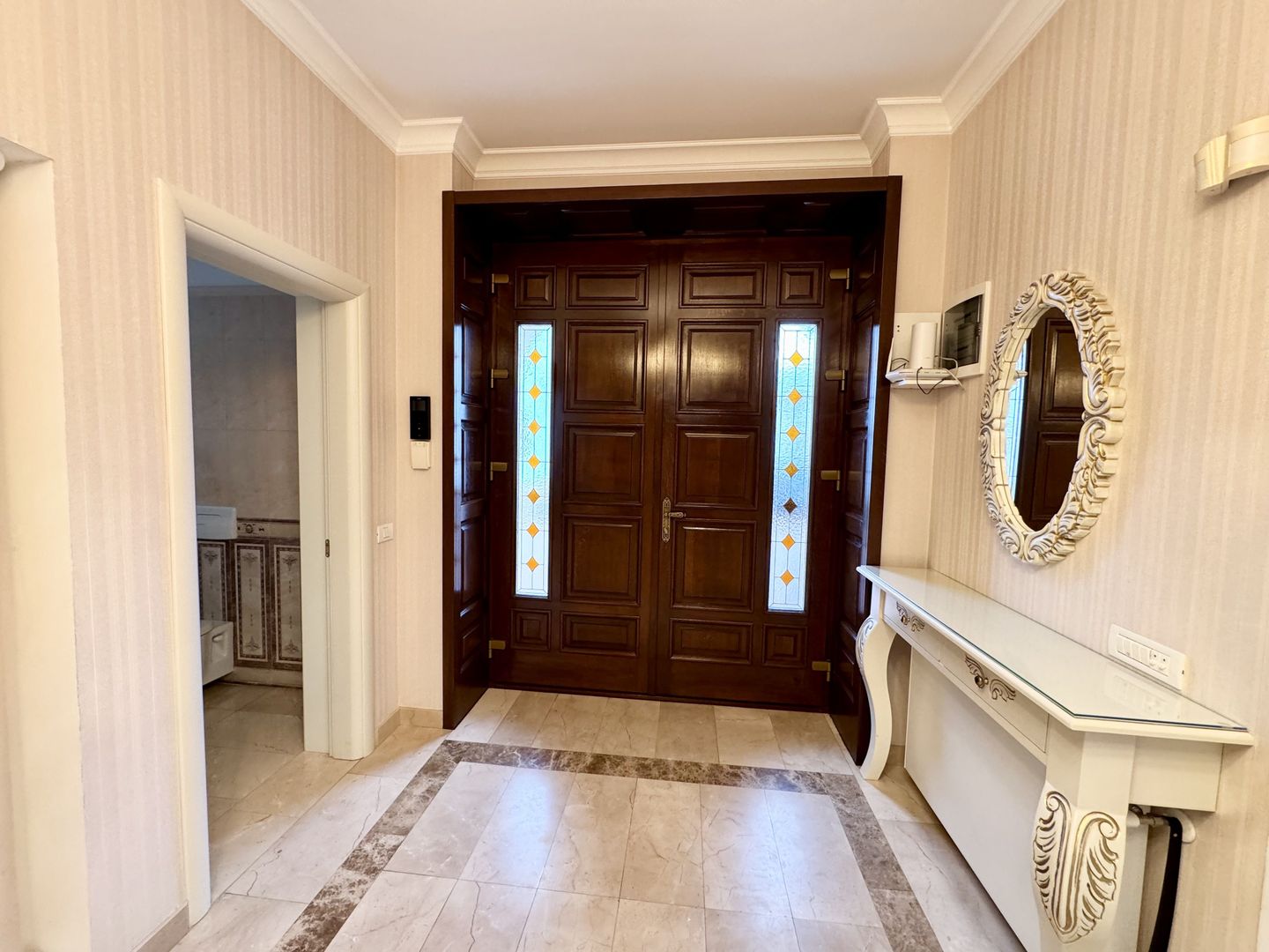 Vila lux cu 1000 mp teren pe Erou Iancu Nicolae langa Jolie Ville - Poză 9