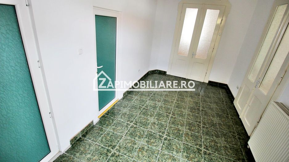 Casa 5 camere,3 băi,180 mp.teren 371 mp.Central - Poză 10
