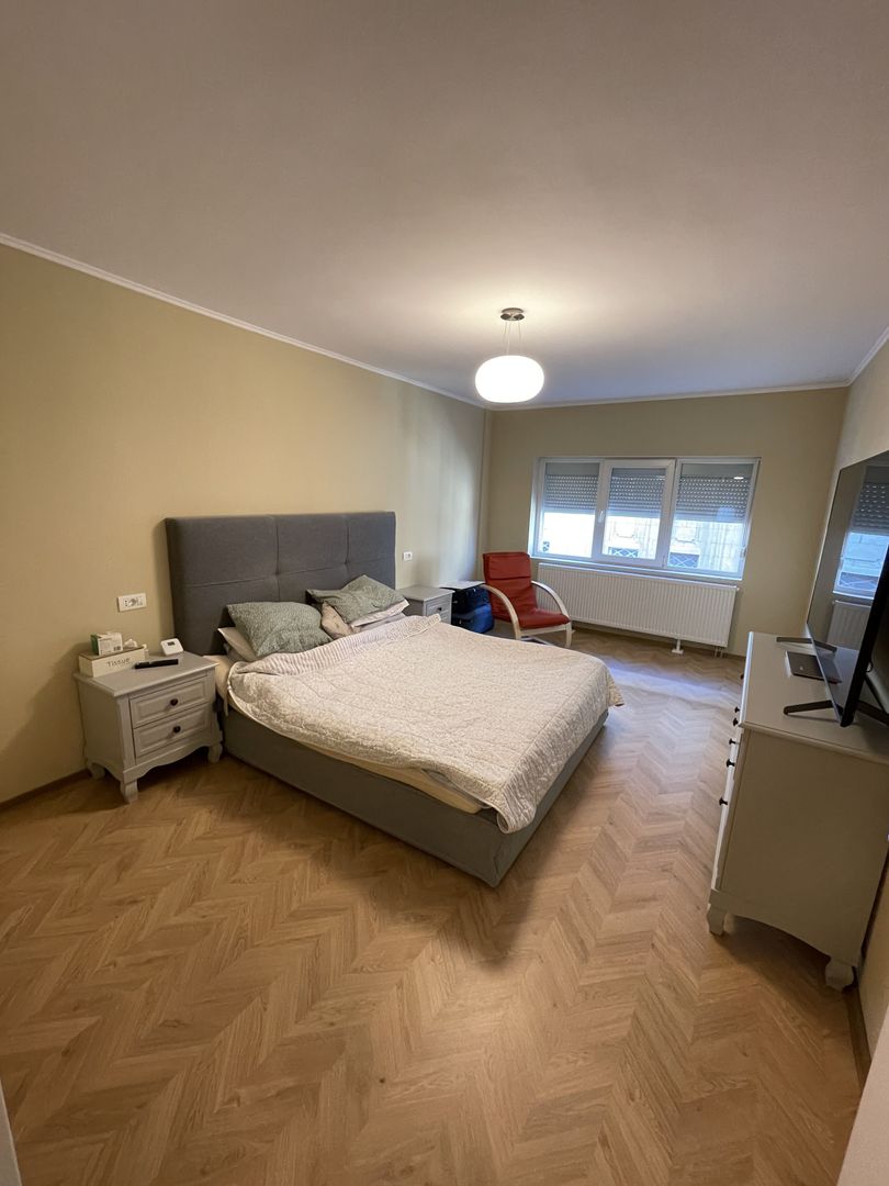 Piața Sf. Gheorghe | Decomandat | Renovat | Centrală proprie | Boxă 16 mp - Poză 10