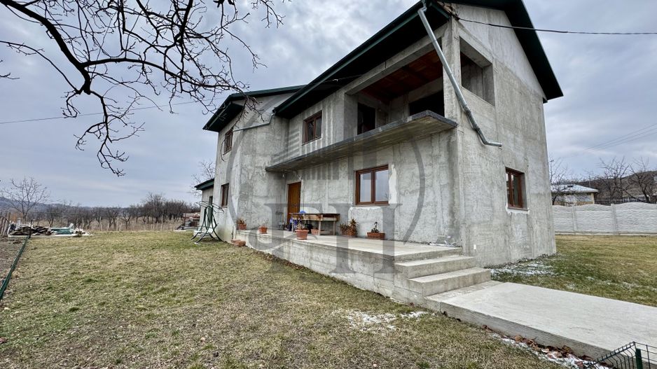 Casă / Vilă de vânzare Poiana Cristei, Vrancea - Poză 2