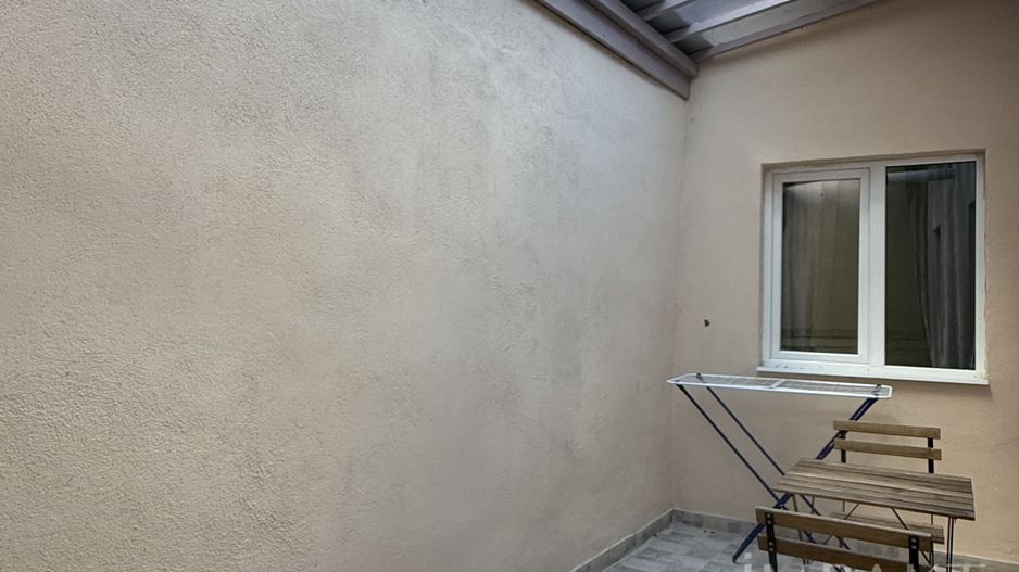 Apartament cu 3 camere si curte in Vila langa Parcul Central - Poză 8