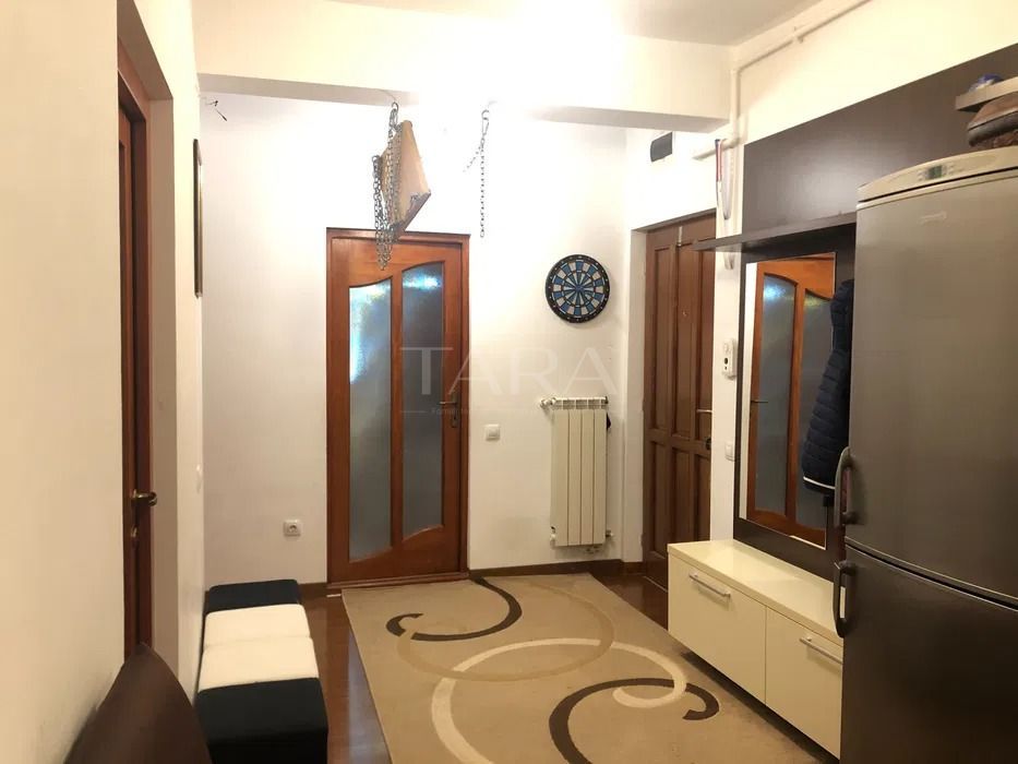 Apartament cu 3 camere de vânzare, in Floresti - Poză 1