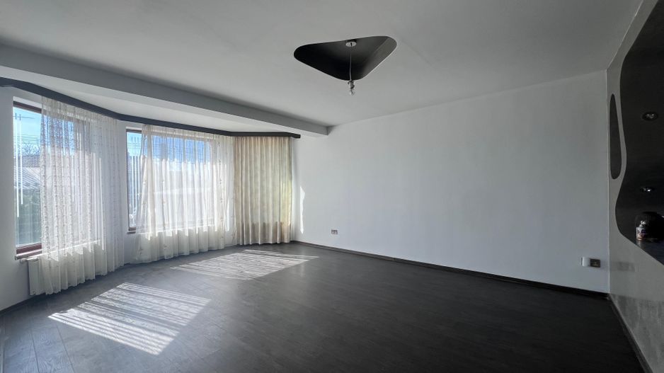 Vilă Individuală cu 5 camere – Cartier Mihai Viteazu - Poză 4