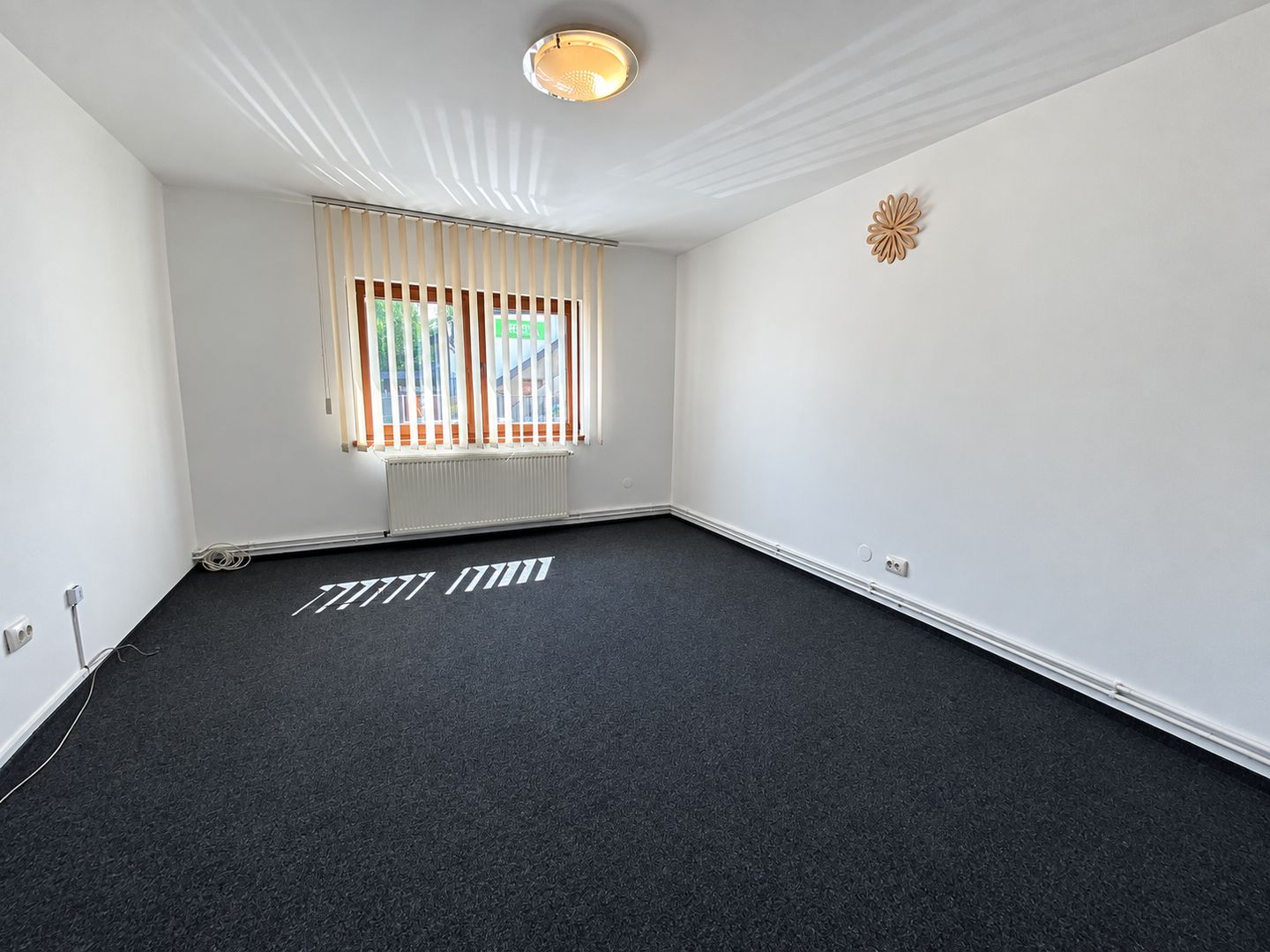 Apartament 4 camere NEMOBILAT, la PARTER, pretabil birouri - Poză 4