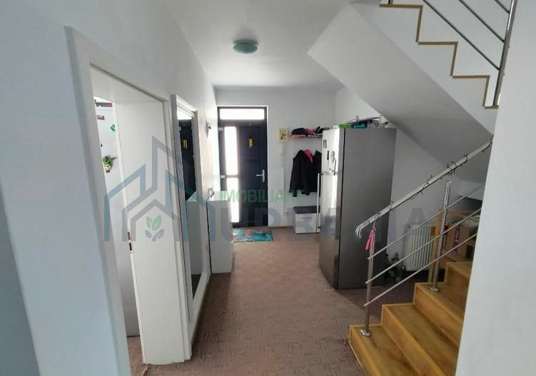 Casă tip duplex, parter + etaj, cărămidă, 4 camere, Rediu, 180.000 EUR - Poză 12