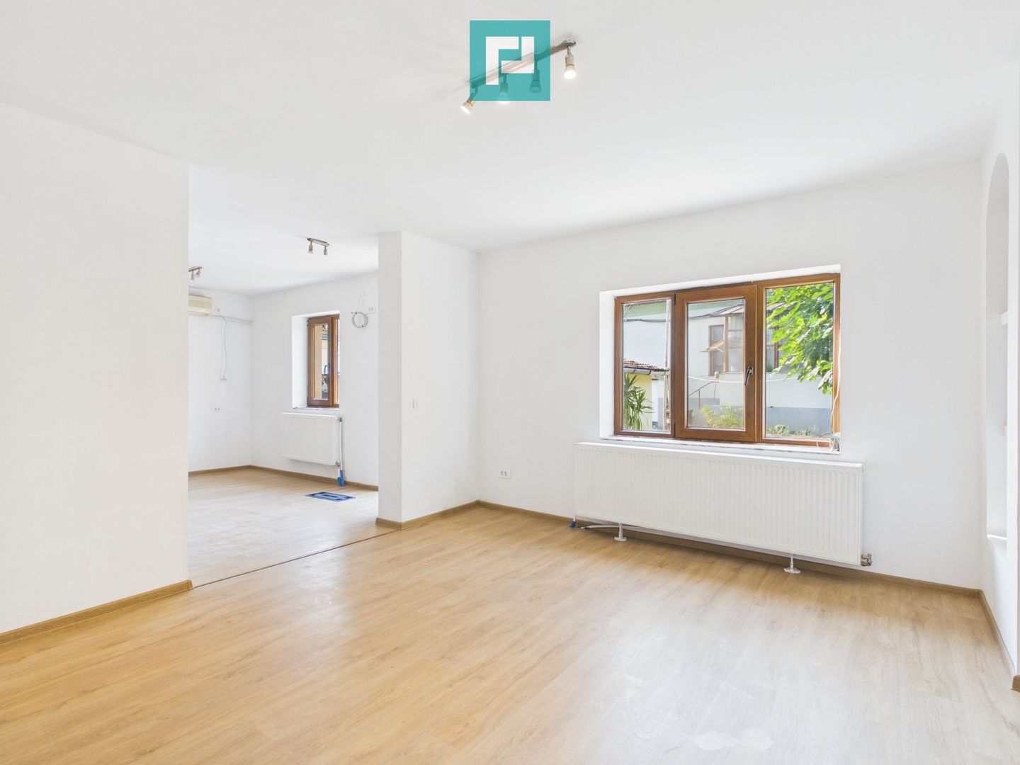 Casă renovată ultracentral | Str. Primăriei - Poză 5