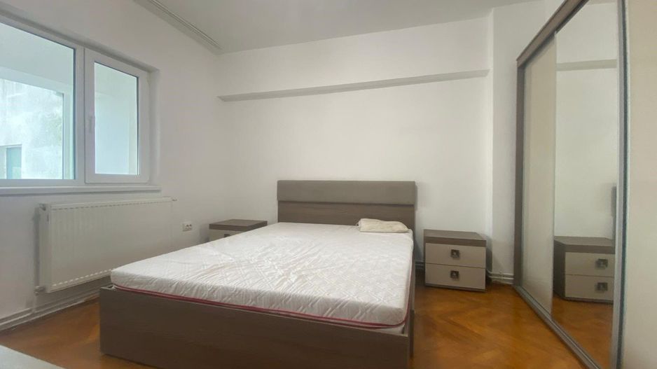 Închiriere apartament cu 4 camere, spatiu generos– Centru, Târgoviște - Poză 3