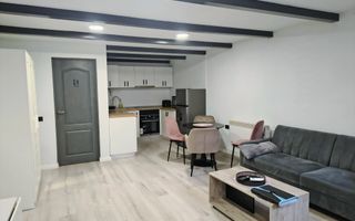 Chirie: apartament ultracentral, 3 camere 450 E neg. Comision 50% - Poză 1