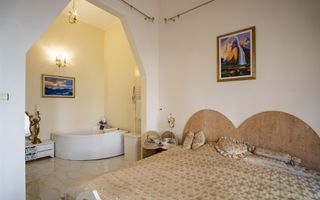 ULTRACENTRAL Apartament 3 camere cu 2 locuri de parcare - Poză 4