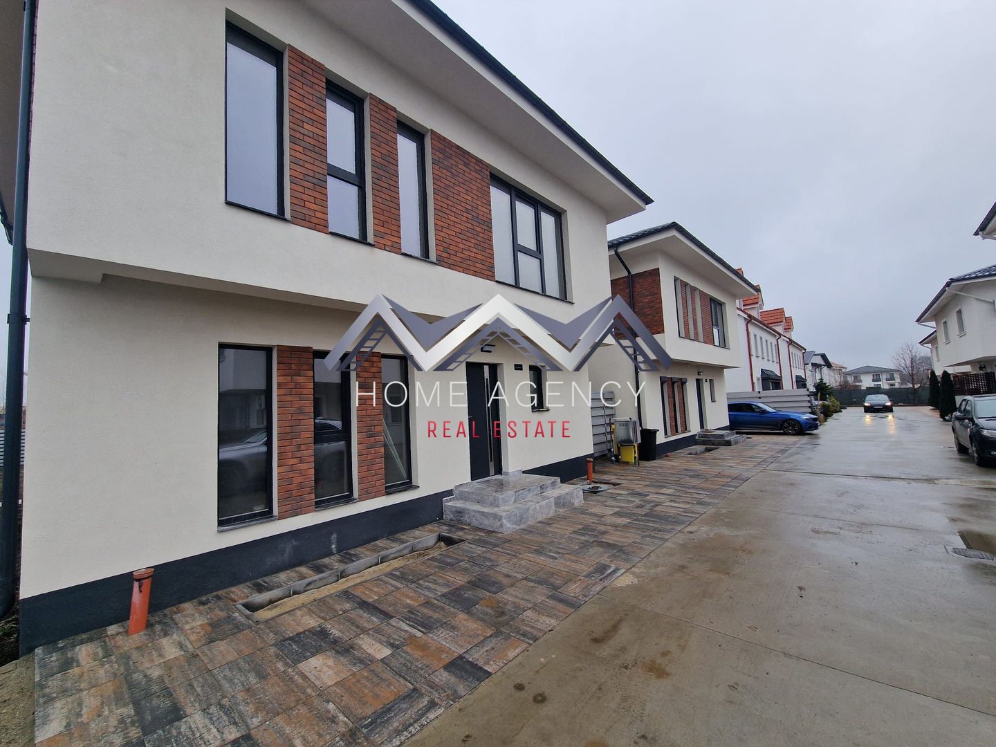 Casă single P+1+Pod în Otopeni - Poză 1