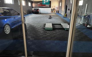 Spațiu industrial cu 6 camere de vânzare în Utvin - Poză 2