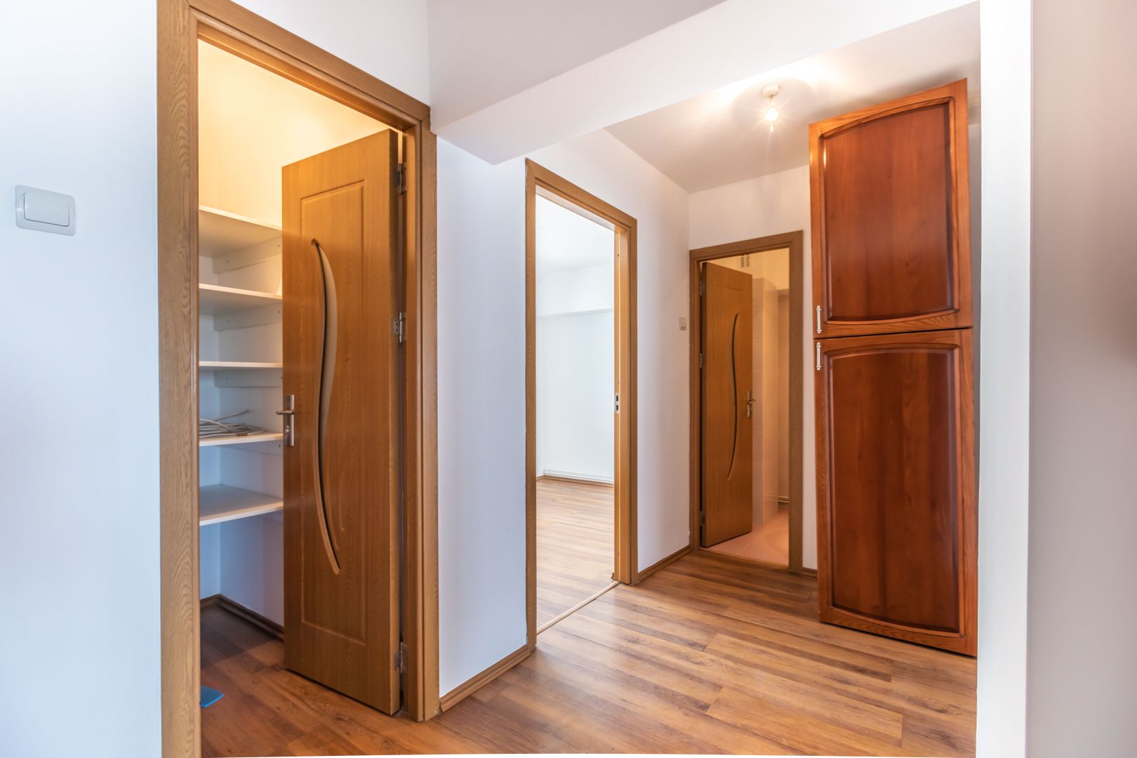 Oferta rezervata! Apartament Spațios de Închiriat | Centru Civic, Brașov - Poză 6