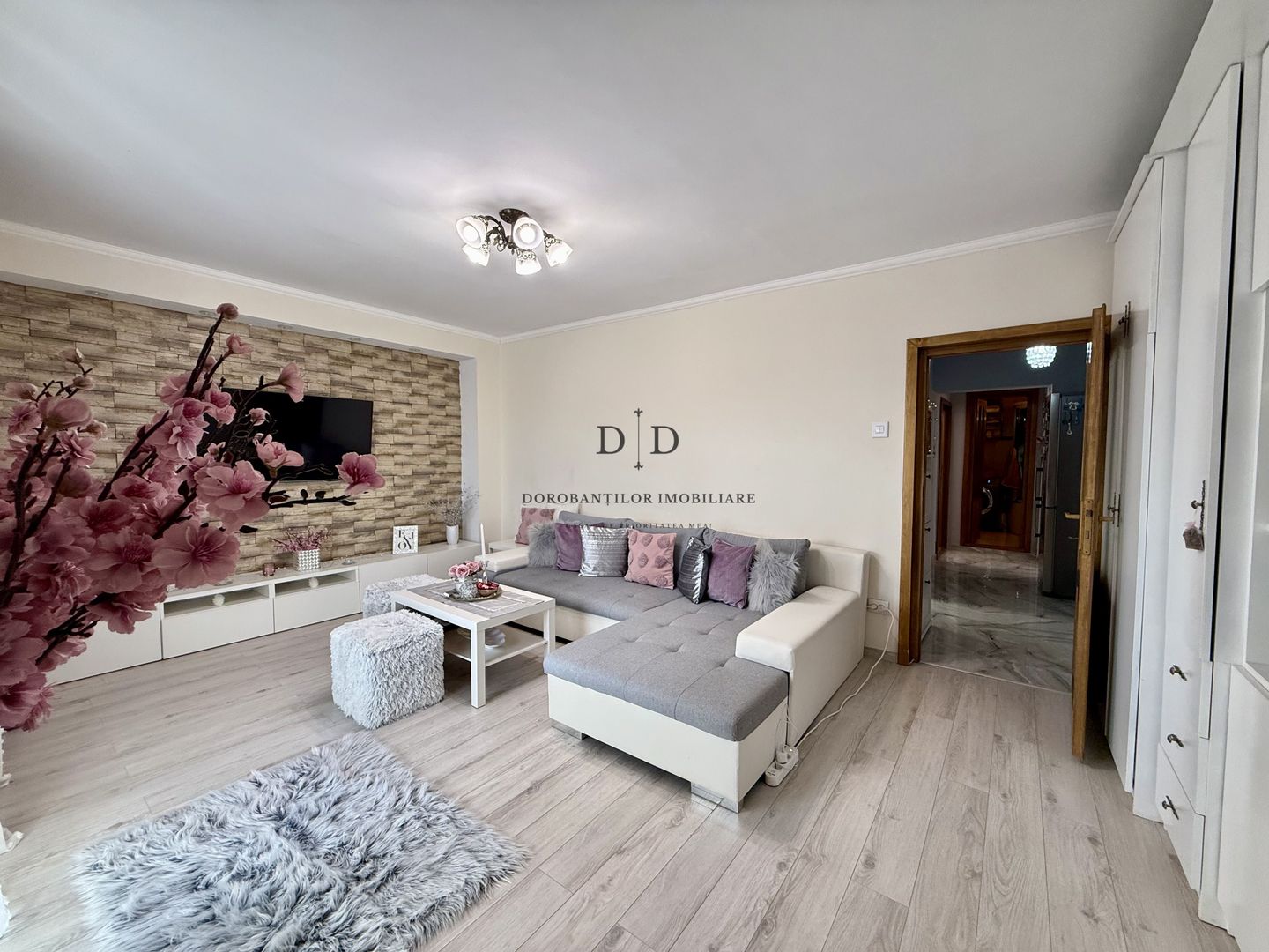 Apartament de vanzare 2 camere- etaj intermediar-Garaj- Zona Marasti - Poză 1