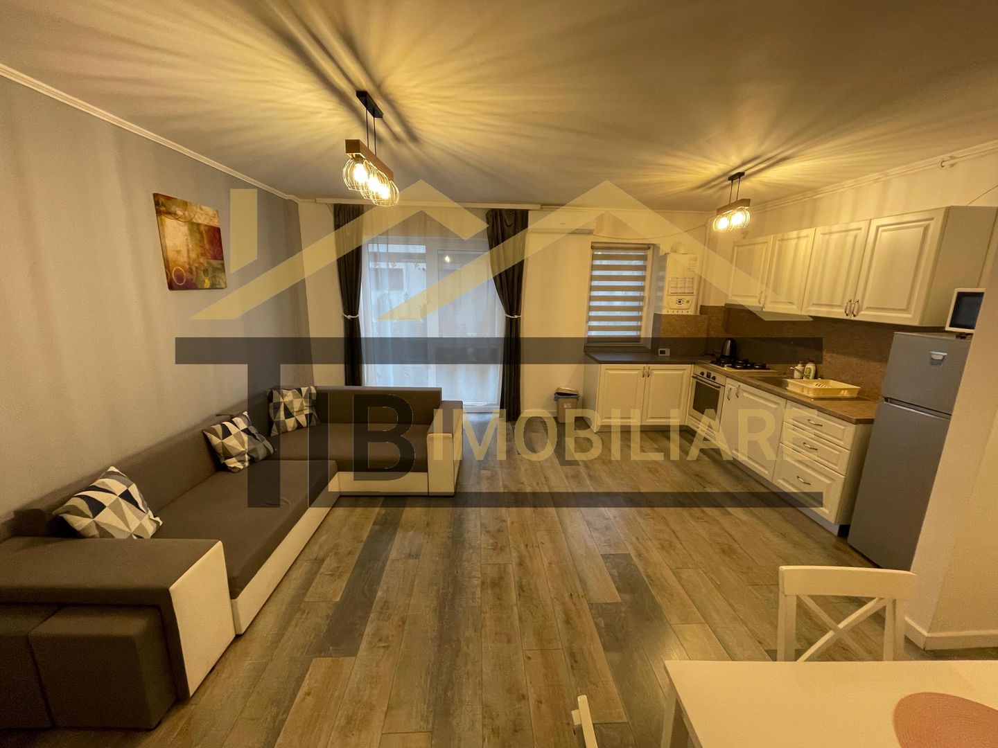 Apartament de 2 camere, 45mp,  garaj, Zona Central - Poză 1