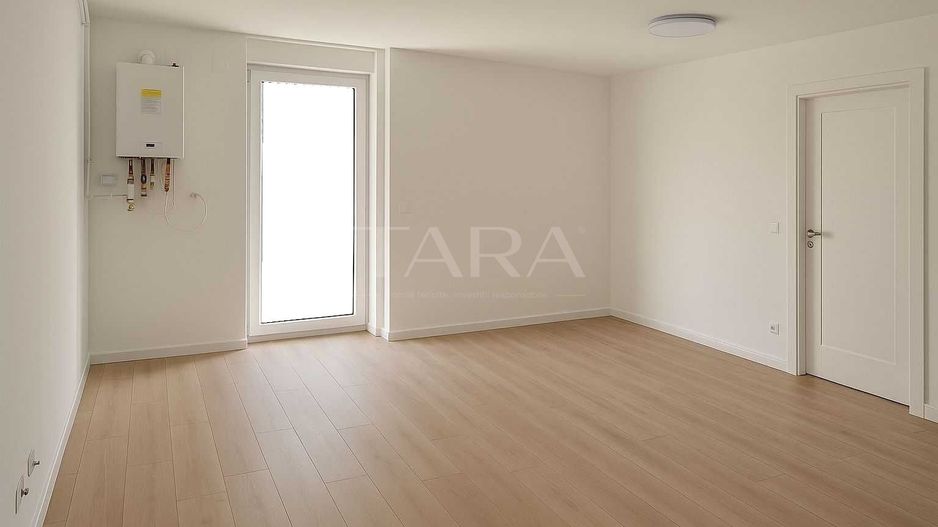 Apartament 2 camere, parter înalt cu balcon și parcare – Florești - Poză 1