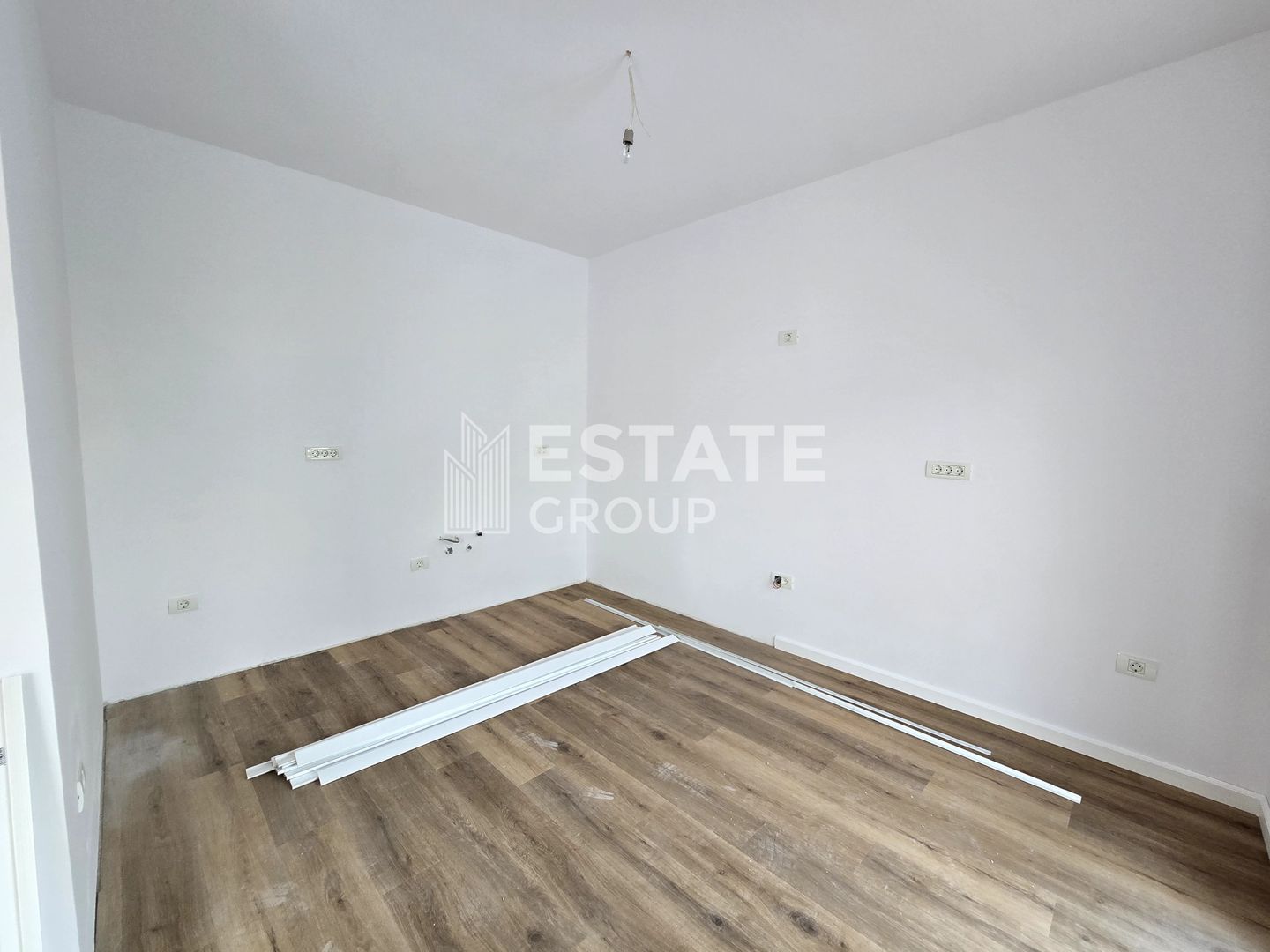 Duplex cu 5 camere despartit prin camera tehnica in Dumbravita - Poză 13