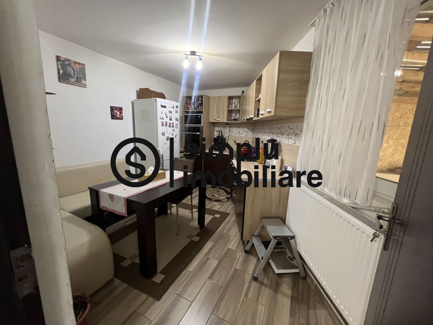 Casa 1 Mai Vis-a-vis de spitalul Nr.1 - Poză 2