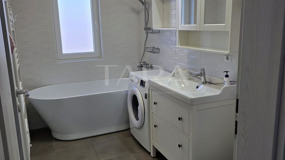 Apartament 3 camere la cheie, zona Terra. - Poză 4