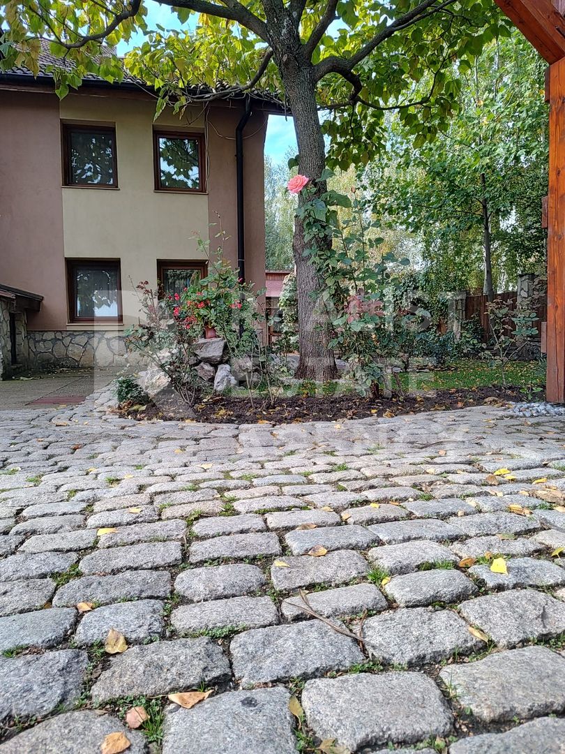 Vilă individuală 430 mp utili, teren 2.000 mp, panouri solare - Poză 27