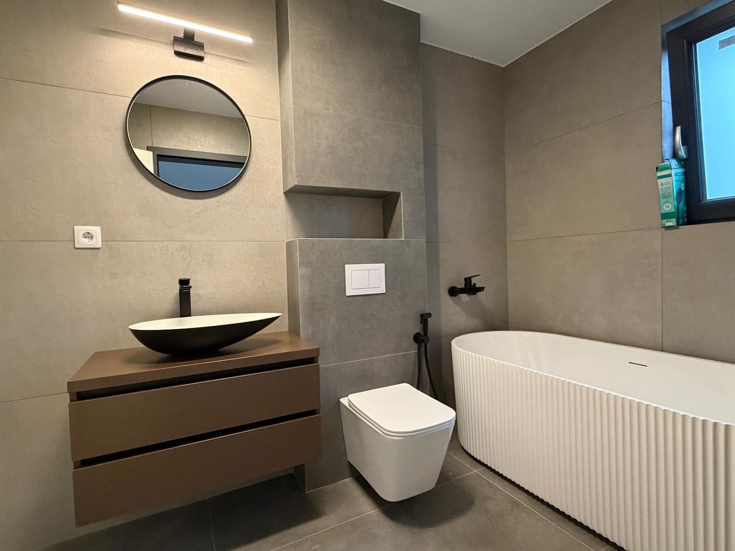 Apartament la Vila, 4 camere si gradina privata - Poză 7