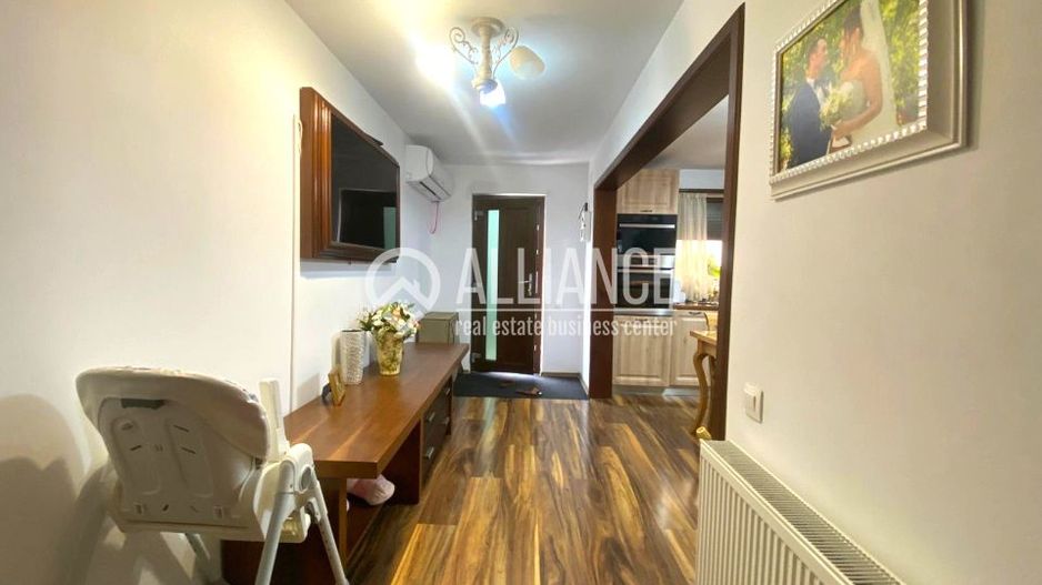 Valu lui Traian(COD 07) - Casă P+M  5 camere zona Penny - Poză 3
