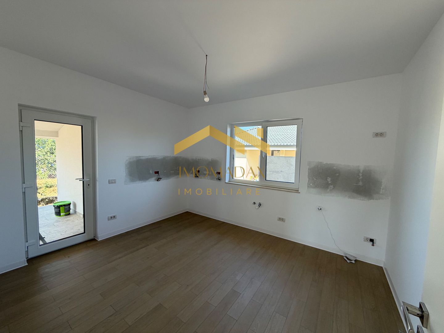 -Casa individuală -4 camere -2 băi - - Poză 16