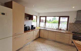 Vila spațioasă și recent renovată în Ghiroda! - Poză 76