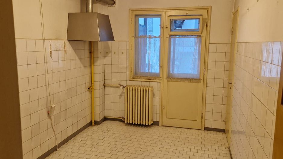 Apartament 4 cam, 30 m Calea Victoriei, 3 minute de Piata Victoriei. - Poză 9