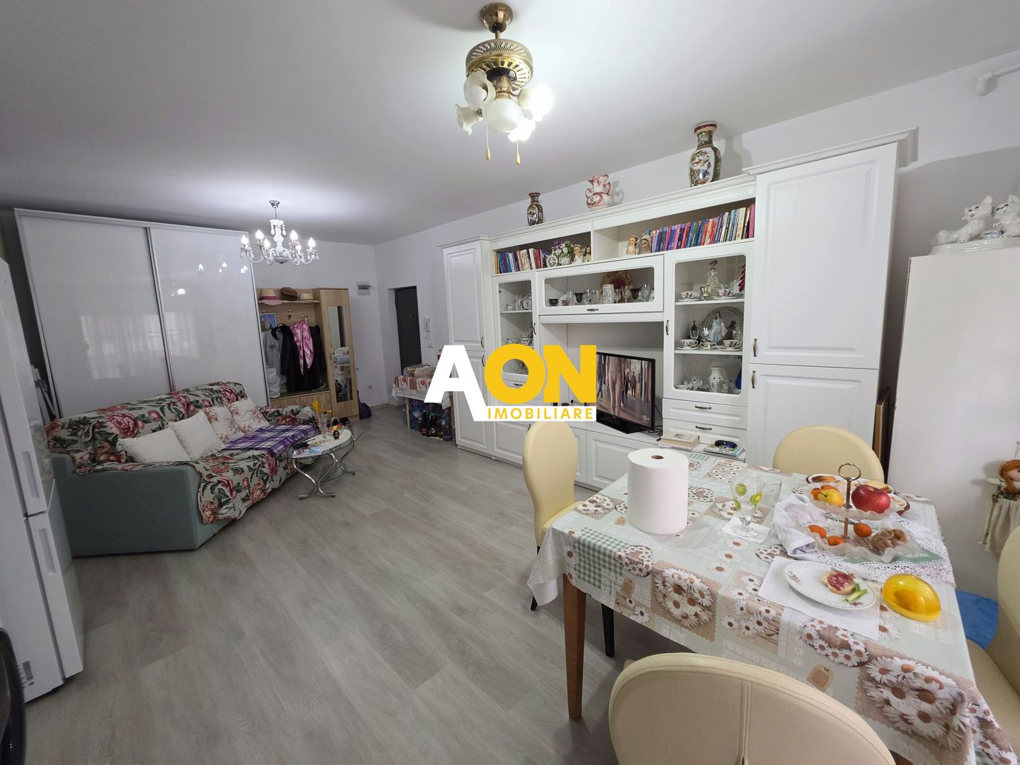 Apartament 3 camere, 2 balcoane, etaj 1, parcare, bloc nou, Micesti - Poză 2