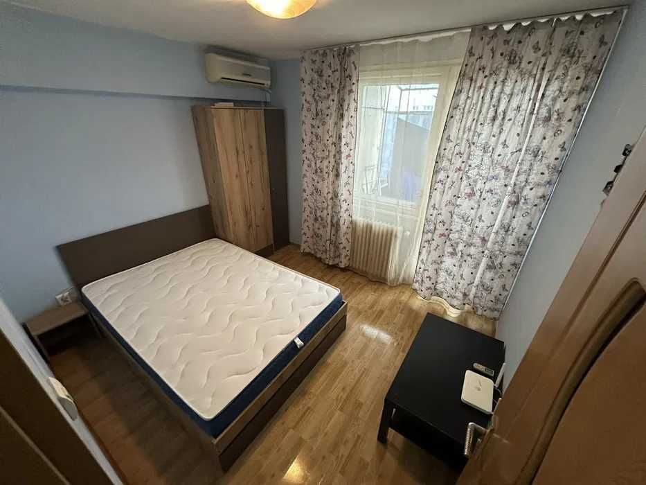 Apartament de vanzare - Stefan cel Mare, la gura de metrou - Poză 1