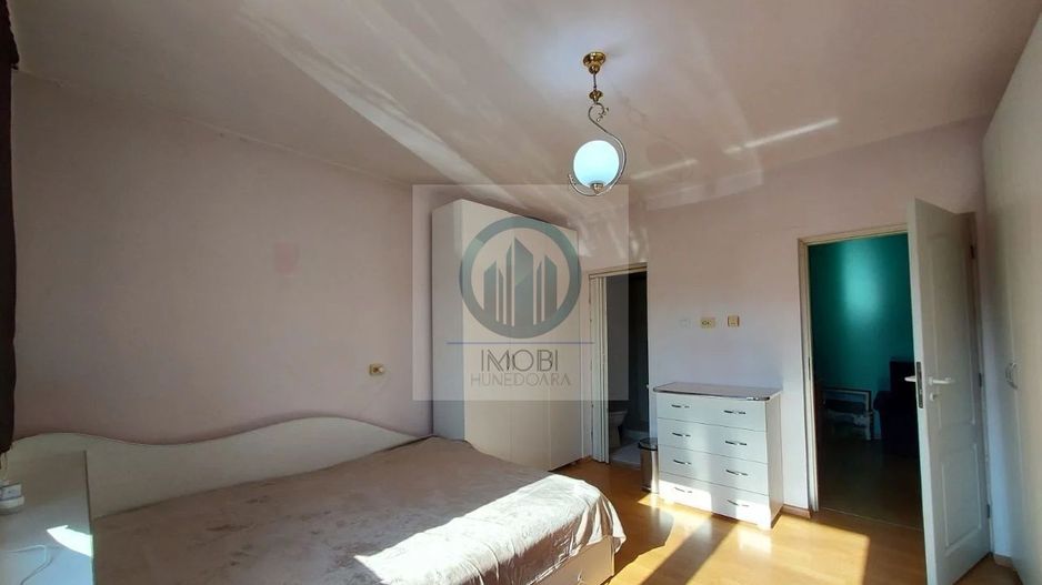 Vila deosebita în loc Simeria, zona ultracentrala - Poză 20