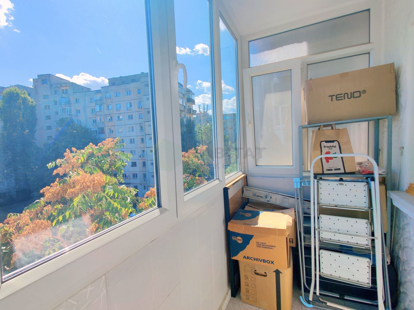 Decomandat, la cateva minute de parc si metrou - Poză 10