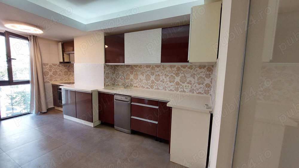 Vînzarea apartament 4 camere - Poză 2