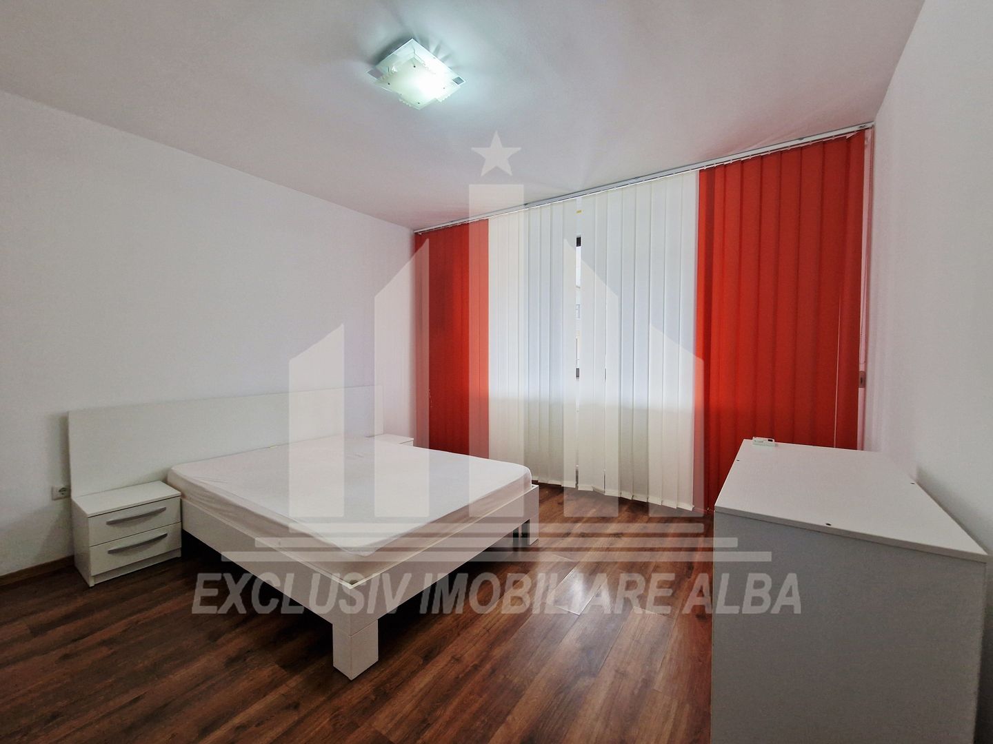 Apartament cu 3 camere decomandate, Cetate - Poză 3