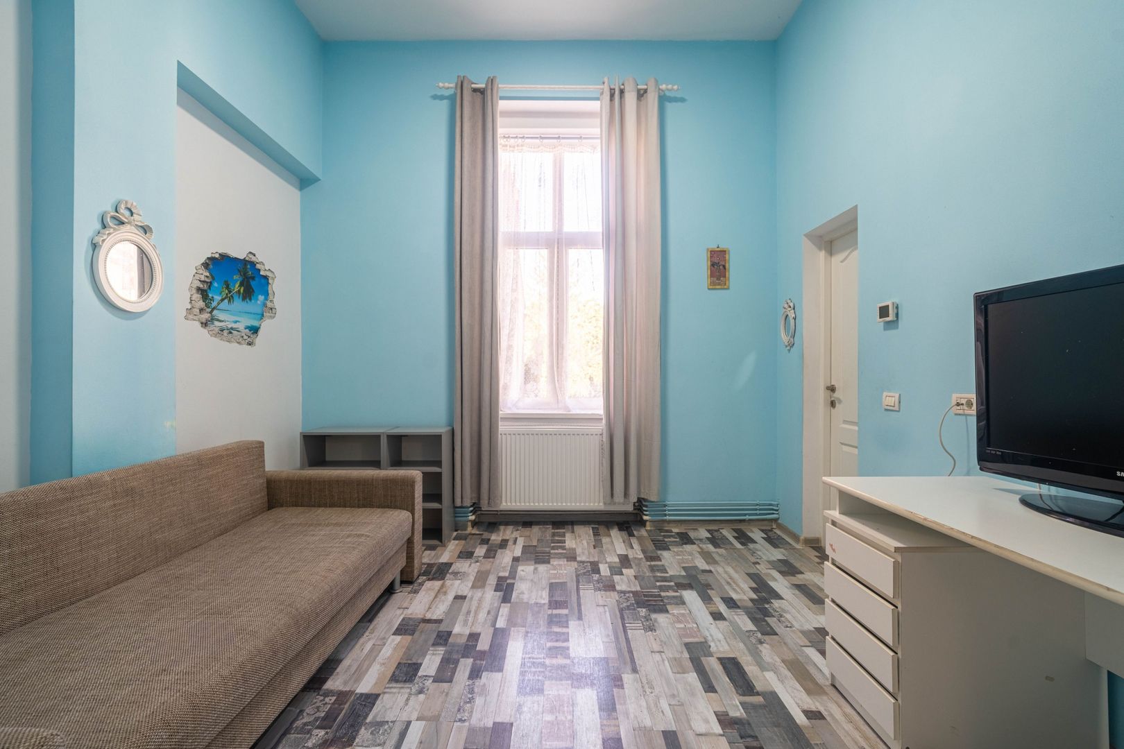 Apartament cu 1 cameră – Central, Arad | Renovat, mobilat și utilat - Poză 1