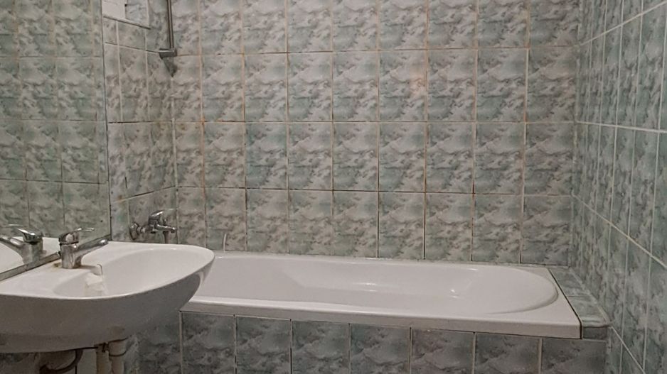 Apartament 3 camere Pantelimon, bloc reabilitat, statii stb si metrou - Poză 11